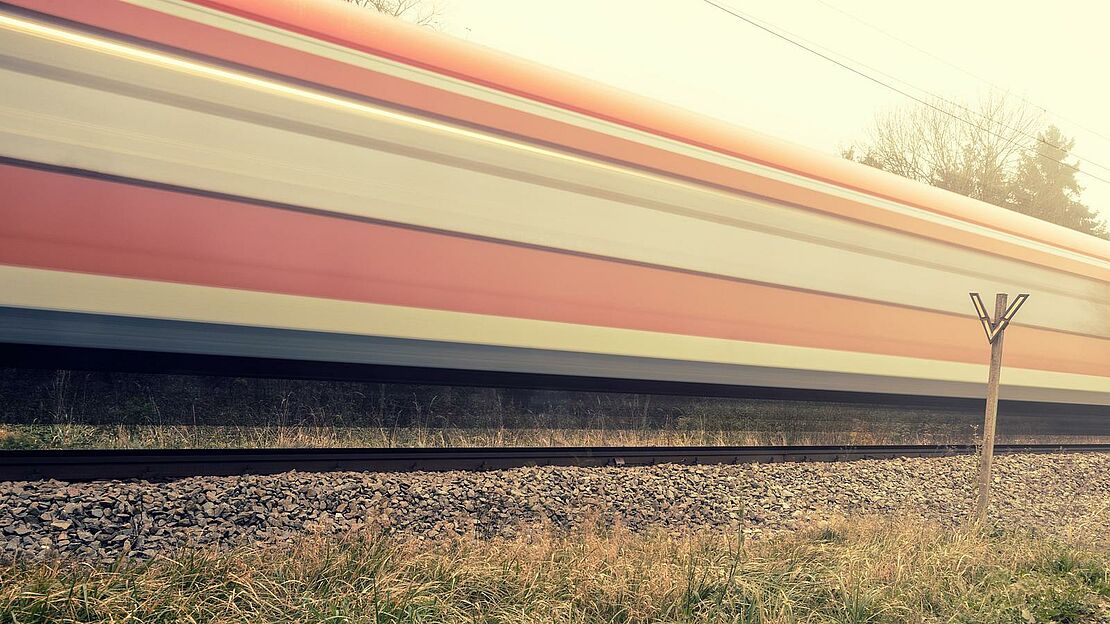 Ein Zug in Fahrt